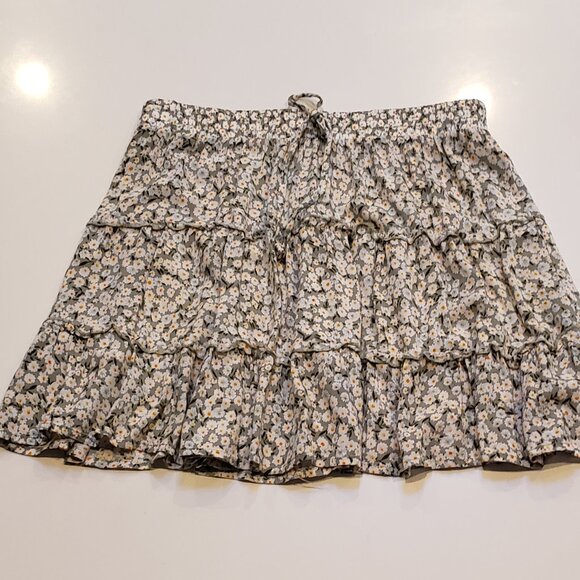 Source Unknown Dresses & Skirts - Floral Print Flouncy Ruffled Skirt
